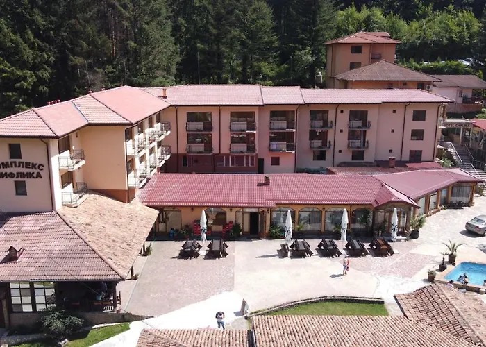 чифлика - комплекс чифлика منتجع شيفليك